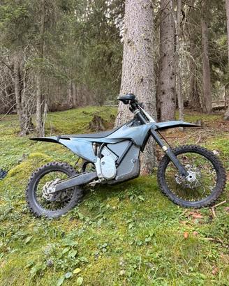 Stark varg 2023 mx 1.0