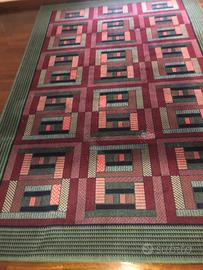 Tappeto con disegno geometrico