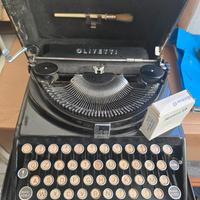 macchina per scrivere Olivetti 