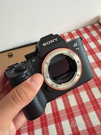 Sony A7 III + Sony FE 35mm f/1.8 + Viltrox 20mm