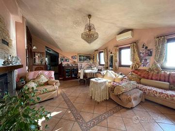 PORZIONE DI BIFAMILIARE A TREVIGNANO ROMANO