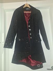 cappotto gotico nero