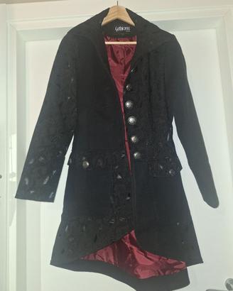 cappotto gotico nero