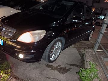 Mercedes b 180 