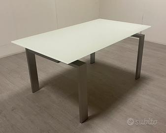 Tavolo calligaris
