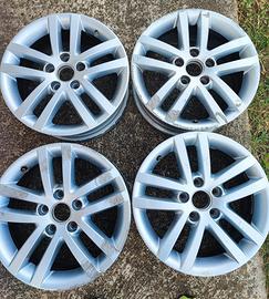 Cerchi in lega Golf 6 R16