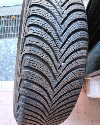 Gomme 4 stagioni con cerchi