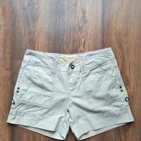Pantaloncini corti cremosi con polsini 36 S lunghe