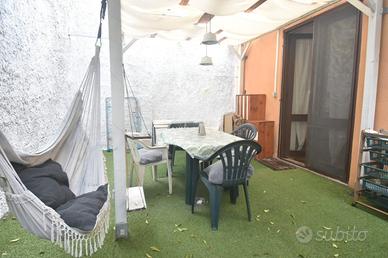 Semindipendente con cortile