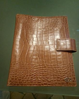 Agenda ad anellii, Valentino. mai usata, pelle