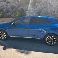 Clio V techno