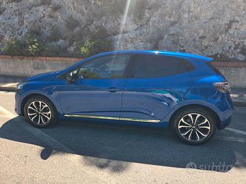 Clio V techno