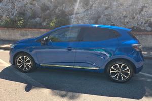 Clio V techno