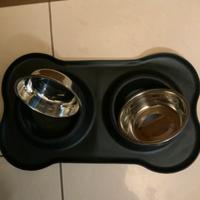 Tappetino con ciotole per cane