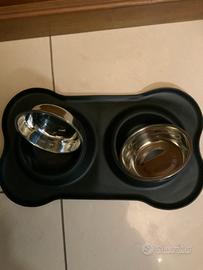 Tappetino con ciotole per cane