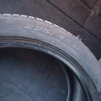 2 pneumatici Pirelli 4 stagioni 225/45 r18