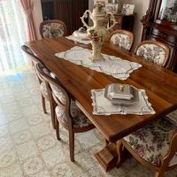 Tavolo in noce massello con sedie