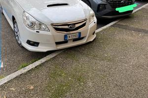 Subaru Legacy con gancio traino