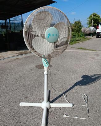Ventilatore a 3 velocità con corpo rotante