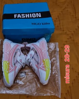 Scarpe ragazze misura 28-29 sportive con luci a LE