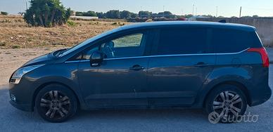 peugeot 5008  2011  1.6 hdi 8v tecno 5 posti