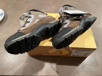 Scarponi da trekking Dolomite taglia 38