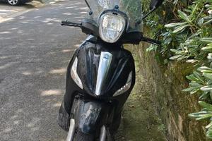 Beverly 400 nero opaco modifiche malossi