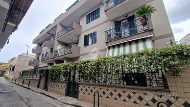 4 LOCALI A FRATTAMAGGIORE