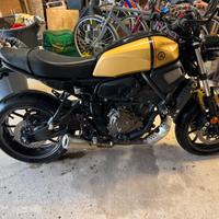 YAMAHA XSR 700 2021 5600km patente A2