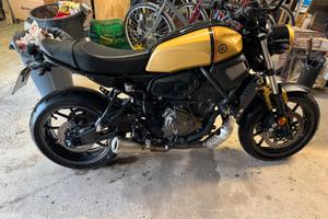 YAMAHA XSR 700 2021 5600km patente A2
