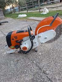 tronctrice stihl TS 700.
