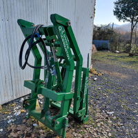 Caricatore posteriore per trattore