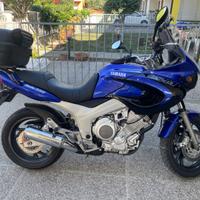 Yamaha TDM 850 bicilindrico