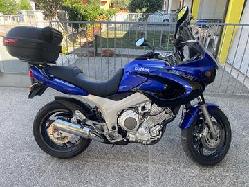Yamaha TDM 850 bicilindrico