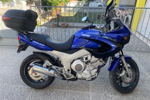 Yamaha TDM 850 bicilindrico