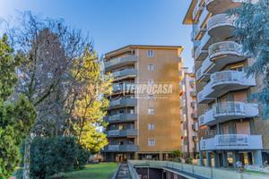 TRILOCALE CON BOX INCLUSO NEL PREZZO