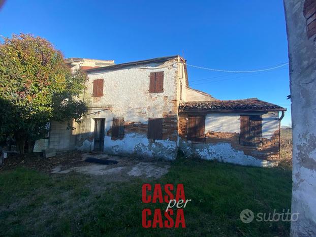 Casa di campagna con appezzamento terreno