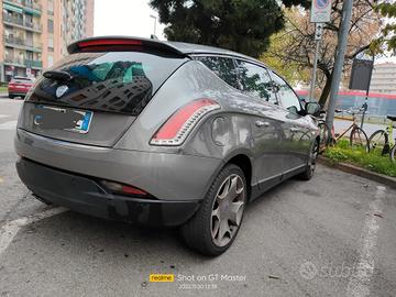 lancia delta 2011 versione oro 