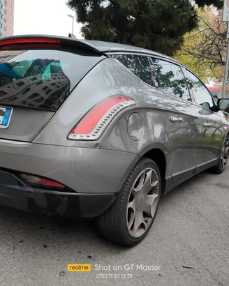 lancia delta 2011 versione oro 