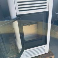 STUFA LEGNA IN MAIOLICA 10kw CON DUE VENTOLE ARIA