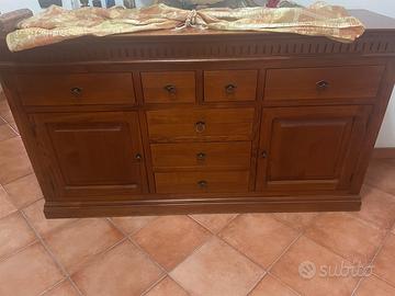 Credenza classica in legno