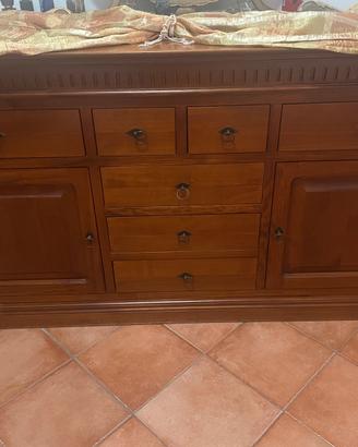 Credenza classica in legno