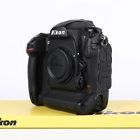 Nikon D5 - XQD USATO GARANTITO PER DUE ANNI