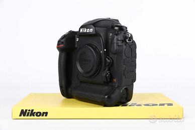 Nikon D5 - XQD USATO GARANTITO PER DUE ANNI