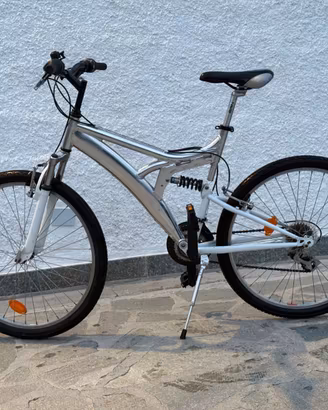 Mountain bike biammortizzata in alluminio