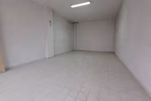 S2 box auto doppio in zona centrale