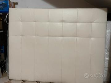 Testiera letto IKEA 140 cm bianco in similpelle