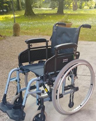 Carrozzina per disabili leggera - sedia a rotelle 