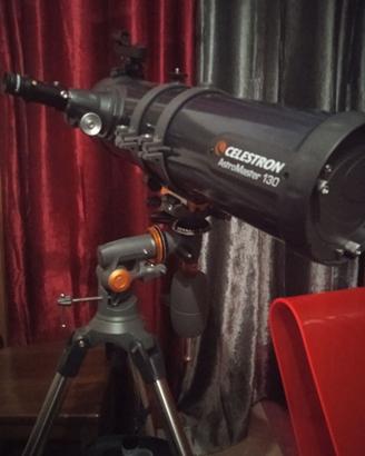 Potente telescopio astronomico spaziale