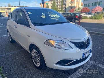 Lancia Ypsilon 1.2 69 CV 5 porte GPL Ecochic Elle